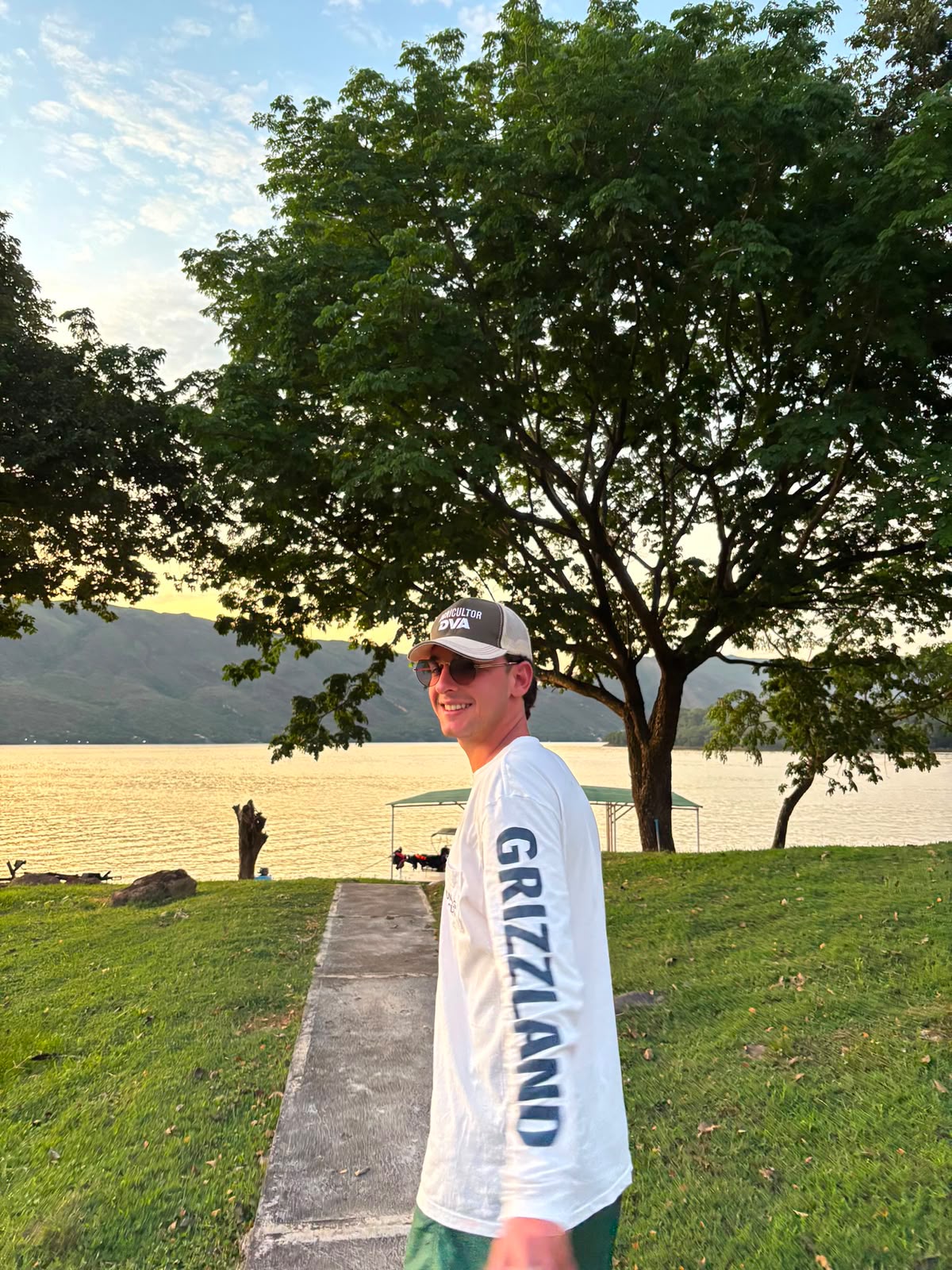 Long sleeve grizzland / camiseta manga larga blanca